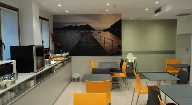 Hotel & Suites Arrizul Gros Сан-Себастьян