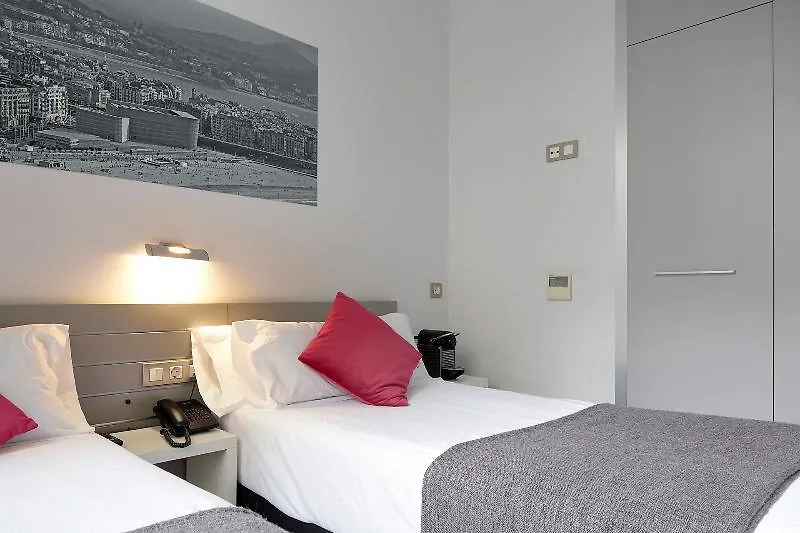 Hotel & Suites Arrizul Gros Сан-Себастьян